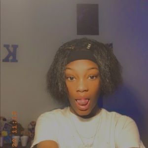 Meet your Posher, Makayla